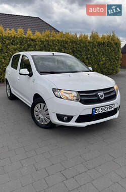 Хэтчбек Dacia Sandero 2016 в Стрые