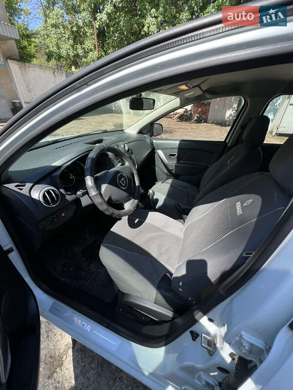 Хэтчбек Dacia Sandero 2013 в Хмельницком
