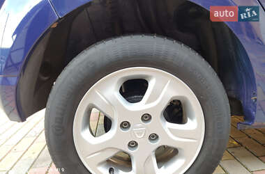 Хэтчбек Dacia Sandero 2009 в 