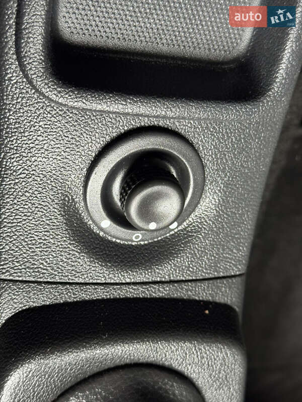 Хэтчбек Dacia Sandero 2010 в Умани
