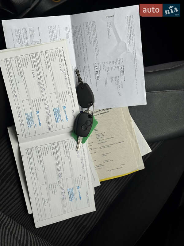 Хэтчбек Dacia Sandero 2010 в Умани