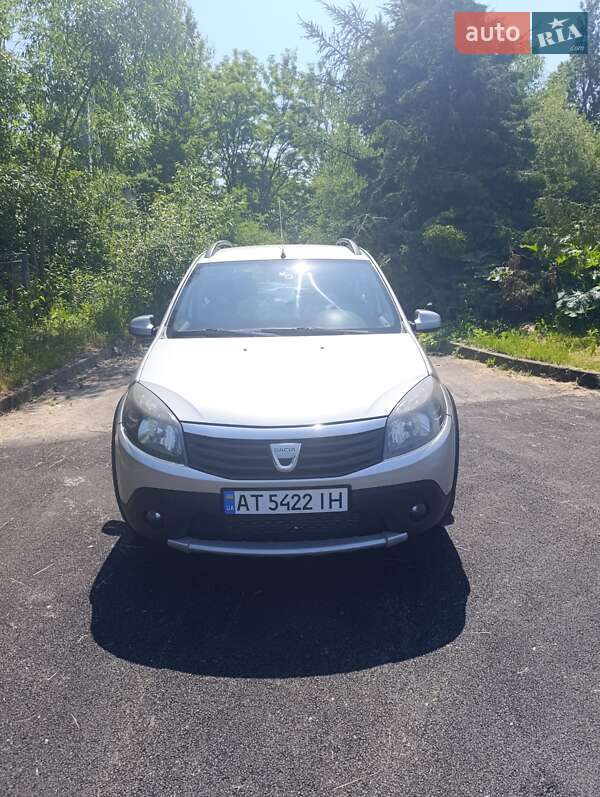 Dacia Sandero 2011