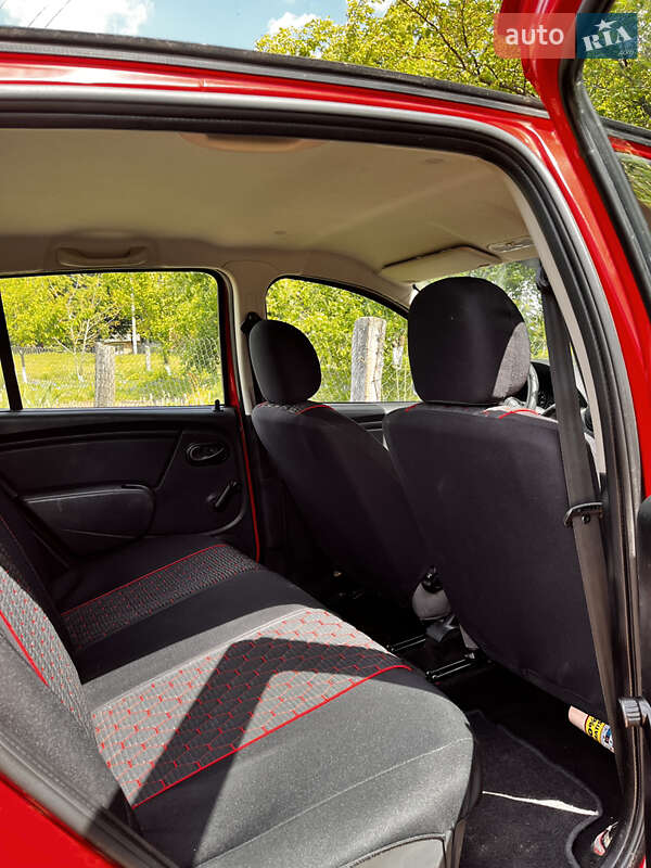 Хетчбек Dacia Sandero 2009 в Рівному
