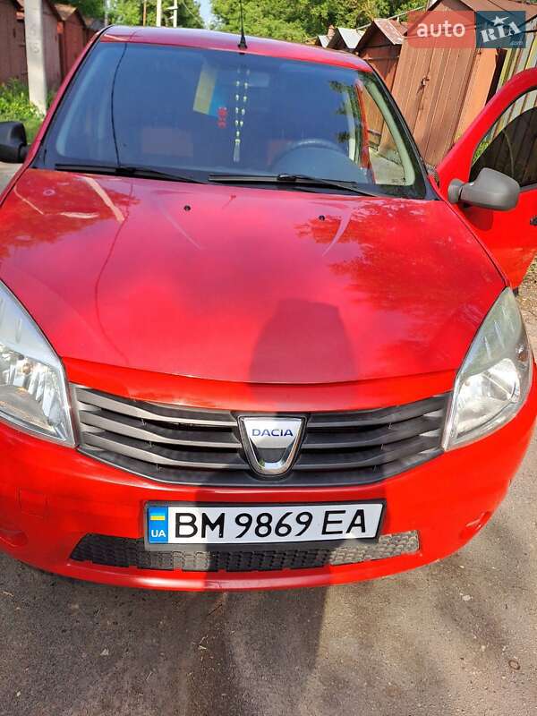 Хэтчбек Dacia Sandero 2009 в 