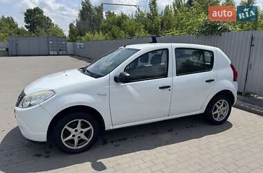 Хетчбек Dacia Sandero 2009 в Смілі