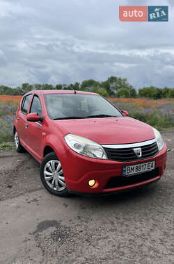 Хэтчбек Dacia Sandero 2008 в 