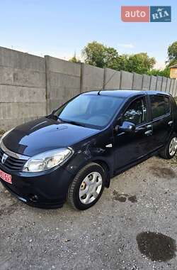 Хэтчбек Dacia Sandero 2010 в Каменском