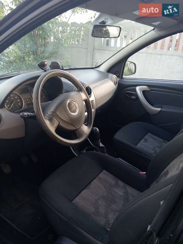 Хэтчбек Dacia Sandero 2012 в Ровно