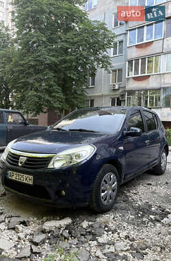 Хетчбек Dacia Sandero 2010 в Запоріжжі