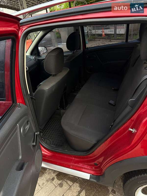 Хэтчбек Dacia Sandero 2011 в Сумах