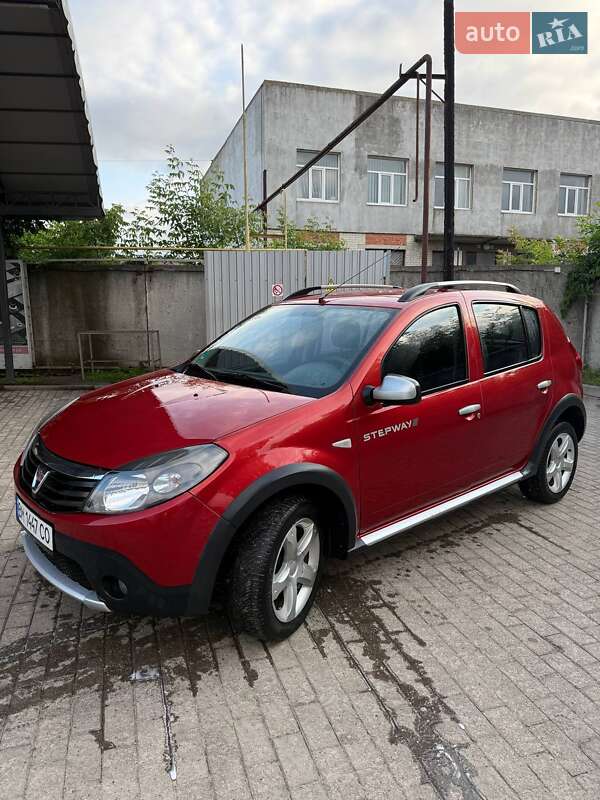 Хэтчбек Dacia Sandero 2011 в Сумах