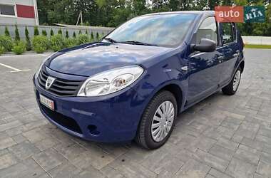 Хетчбек Dacia Sandero 2009 в Луцьку
