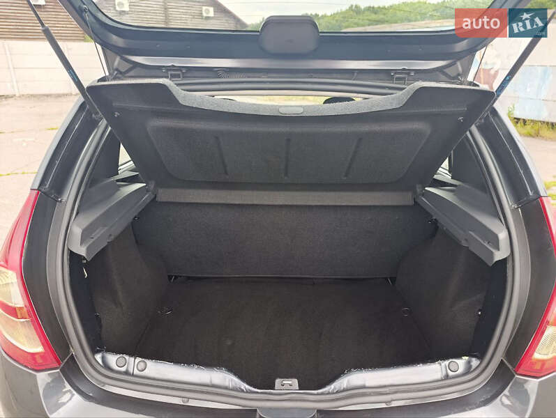 Хэтчбек Dacia Sandero 2009 в Виннице