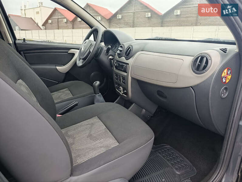 Хэтчбек Dacia Sandero 2009 в Виннице