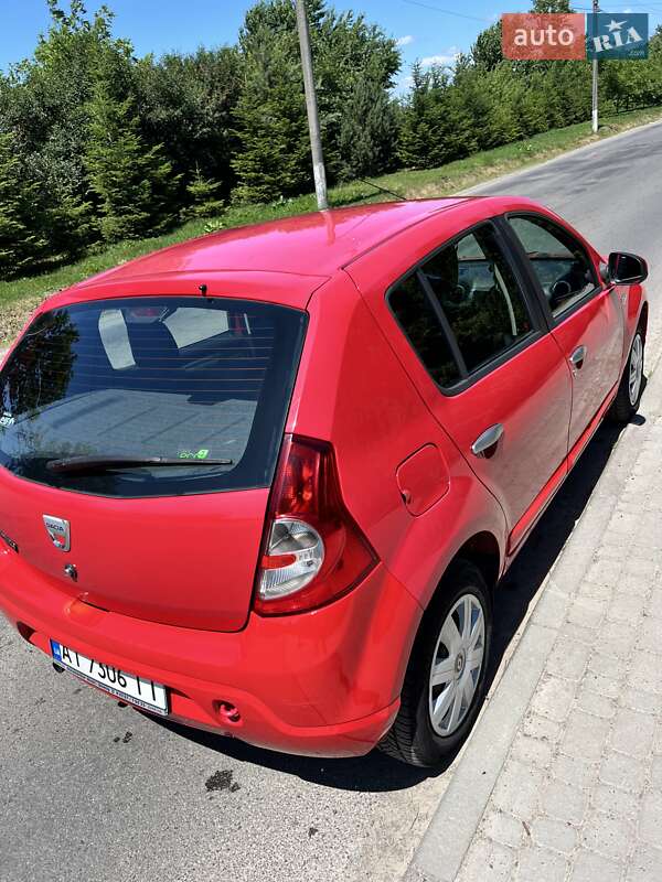 Хетчбек Dacia Sandero 2010 в Івано-Франківську