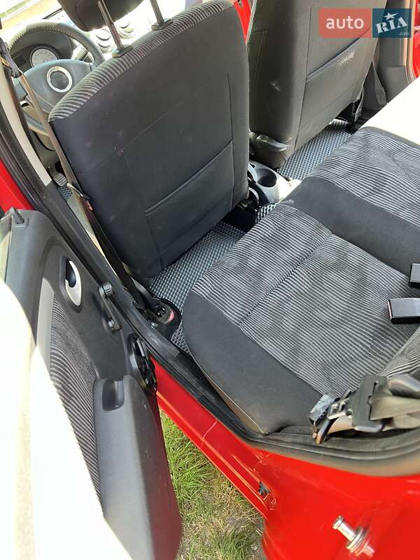 Хетчбек Dacia Sandero 2010 в Івано-Франківську