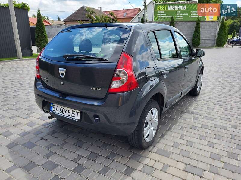 Хетчбек Dacia Sandero 2009 в Кропивницькому