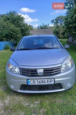 Хэтчбек Dacia Sandero 2008 в Чернигове