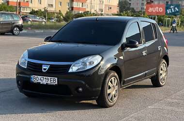 Хэтчбек Dacia Sandero 2011 в Запорожье