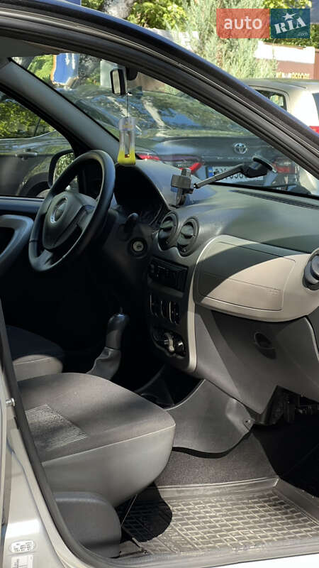 Хетчбек Dacia Sandero 2011 в Новомосковську фото 6 Хетчбек Dacia Sandero 2011 в Новомосковську