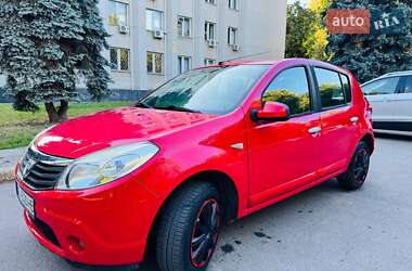 Хэтчбек Dacia Sandero 2009 в Полтаве