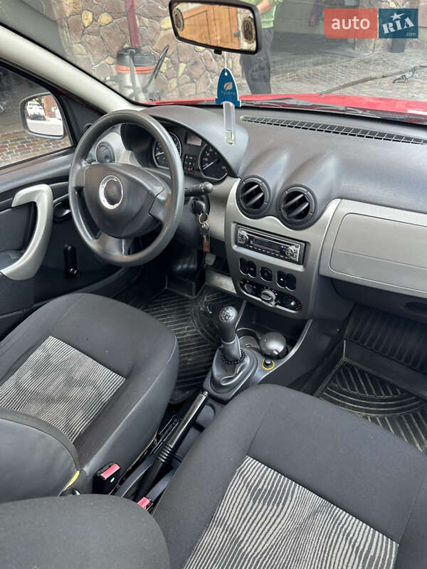 Хэтчбек Dacia Sandero 2010 в Тернополе