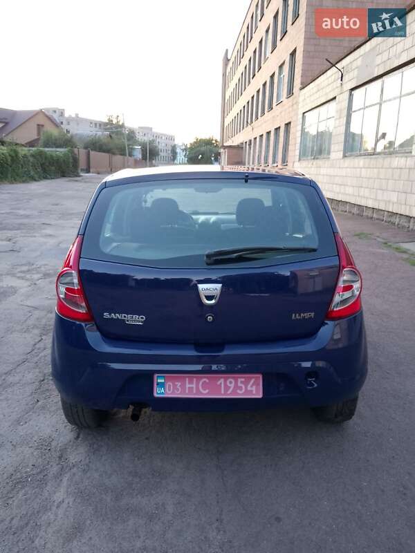Хэтчбек Dacia Sandero 2009 в Конотопе