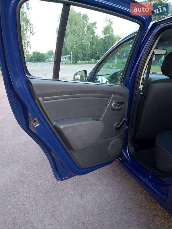 Хэтчбек Dacia Sandero 2009 в Конотопе