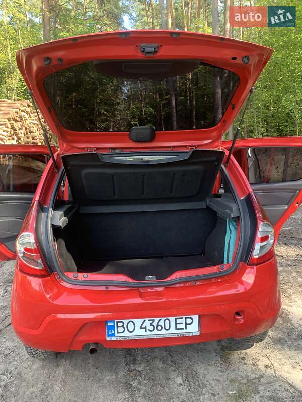 Хетчбек Dacia Sandero 2009 в Кременці