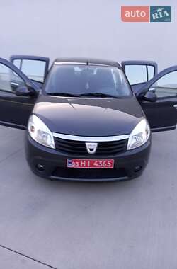Хетчбек Dacia Sandero 2008 в Луцьку