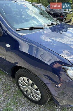 Хэтчбек Dacia Sandero 2015 в 