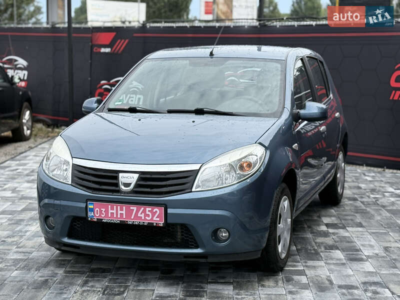 Хетчбек Dacia Sandero 2009 в Дніпрі