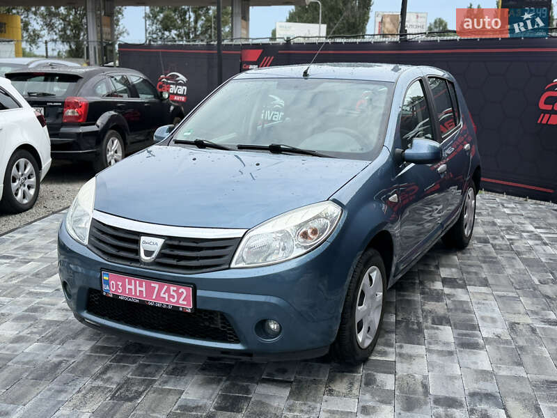 Хетчбек Dacia Sandero 2009 в Дніпрі