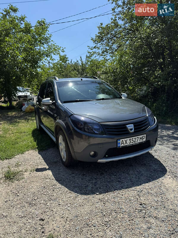 Хэтчбек Dacia Sandero 2009 в Харькове