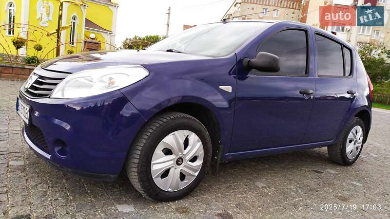 Хэтчбек Dacia Sandero 2009 в Кременце