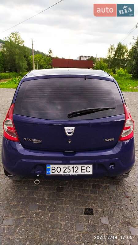 Хэтчбек Dacia Sandero 2009 в Кременце