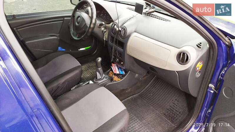Хэтчбек Dacia Sandero 2009 в Кременце