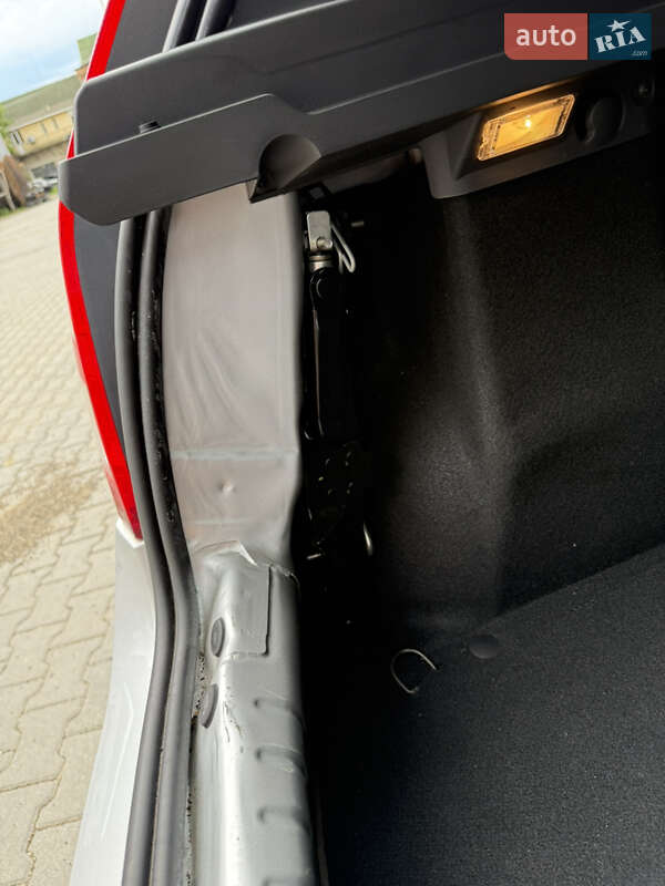 Хэтчбек Dacia Sandero 2009 в Черновцах