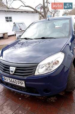 Хетчбек Dacia Sandero 2009 в Ружині