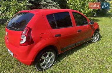 Хэтчбек Dacia Sandero 2010 в Збараже