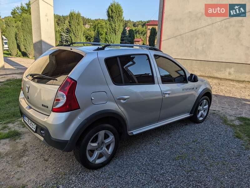 Хетчбек Dacia Sandero 2010 в Бучачі