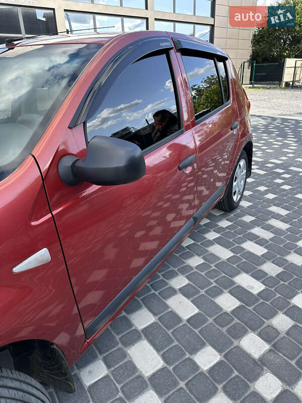 Хэтчбек Dacia Sandero 2009 в Хмельницком