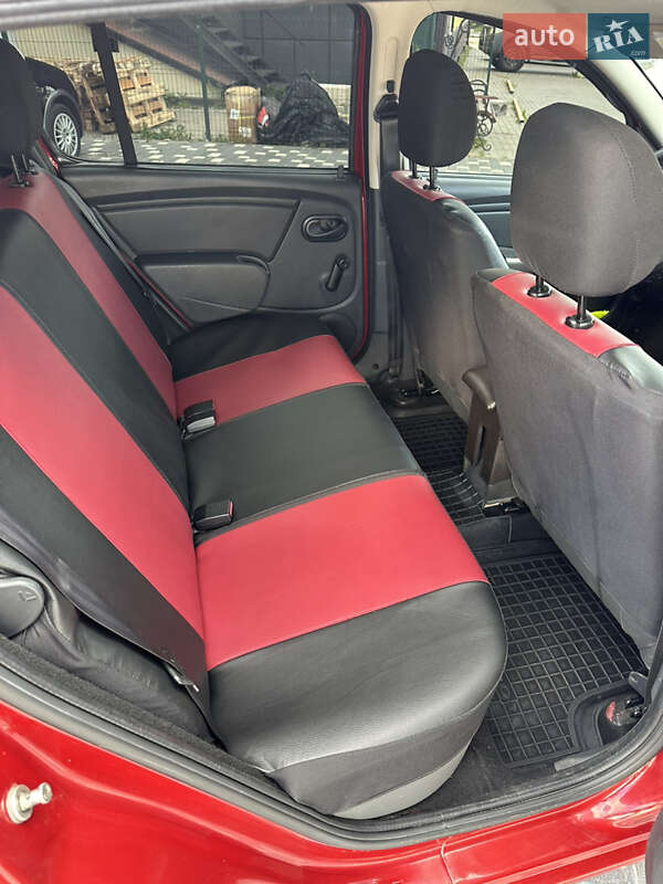 Хэтчбек Dacia Sandero 2009 в Хмельницком