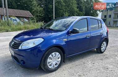 Хэтчбек Dacia Sandero 2009 в Кременце