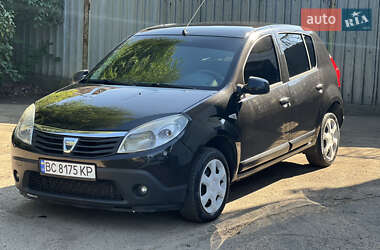 Хетчбек Dacia Sandero 2012 в Львові
