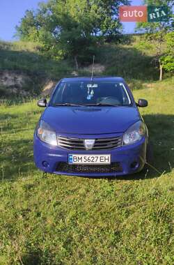 Хэтчбек Dacia Sandero 2009 в Глухове