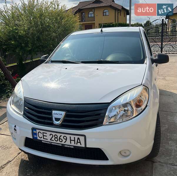 Хэтчбек Dacia Sandero 2008 в Черновцах фото Хэтчбек Dacia Sandero 2008 в Черновцах