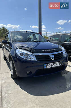 Хэтчбек Dacia Sandero 2009 в Запорожье