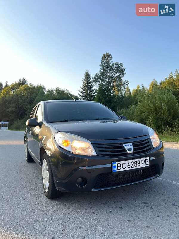 Хетчбек Dacia Sandero 2009 в Східниці