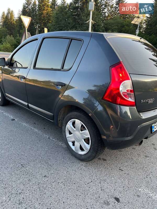Хетчбек Dacia Sandero 2009 в Східниці